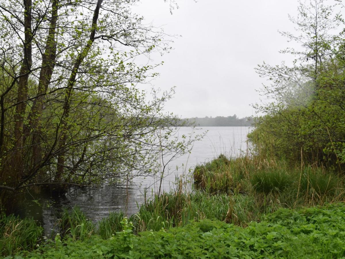 Flat In Eutin On The Kleiner Eutiner See Lake エクステリア 写真