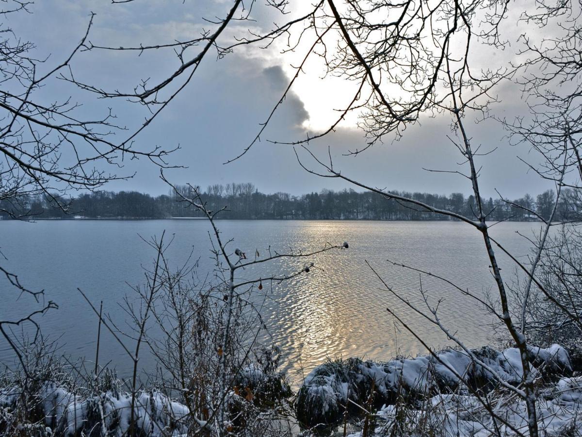 Flat In Eutin On The Kleiner Eutiner See Lake エクステリア 写真