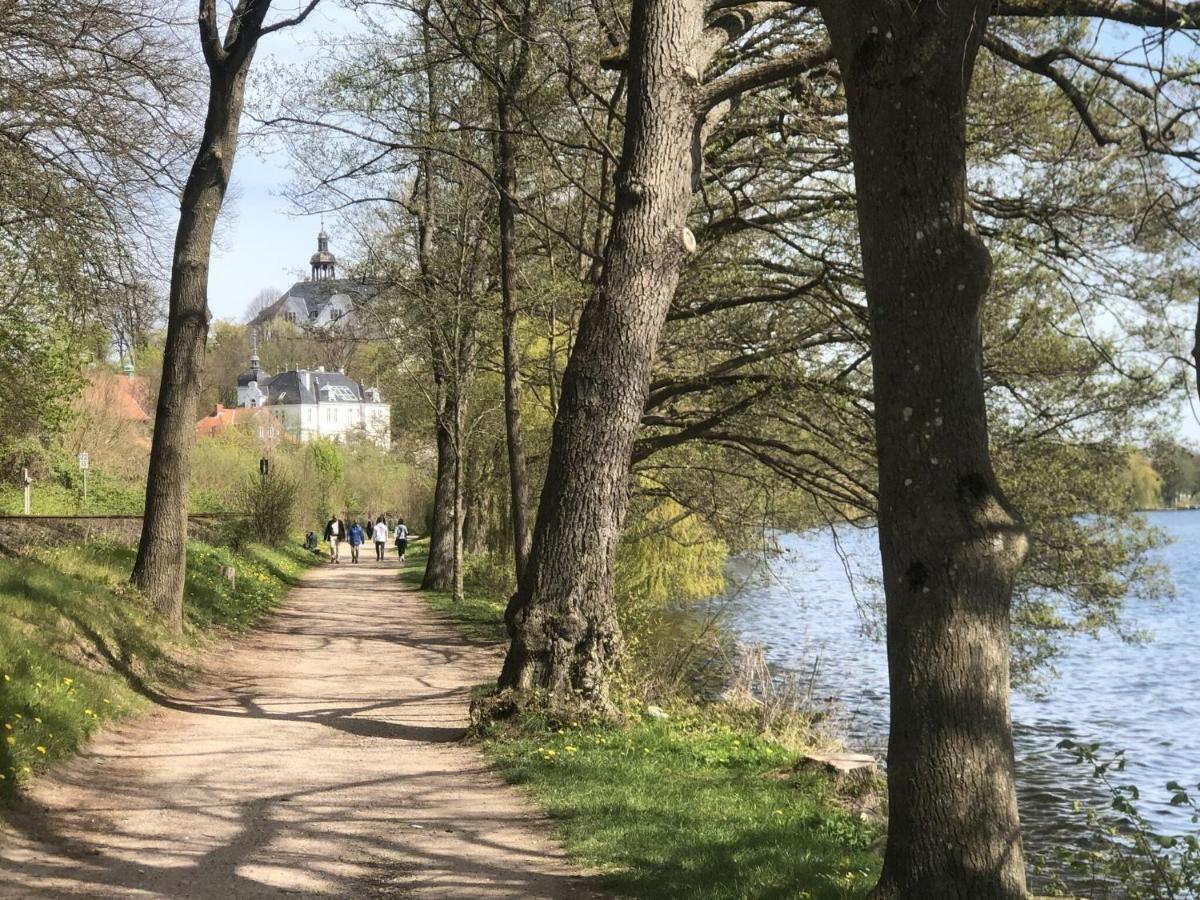 Flat In Eutin On The Kleiner Eutiner See Lake エクステリア 写真