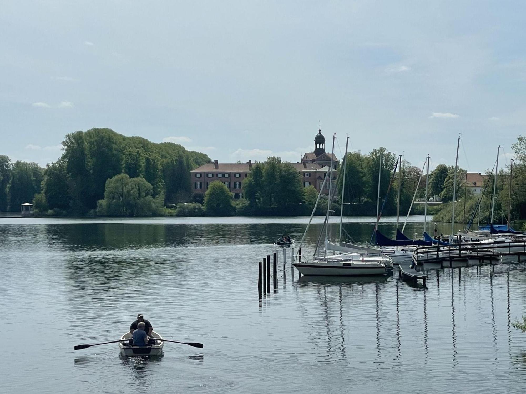 Flat In Eutin On The Kleiner Eutiner See Lake エクステリア 写真